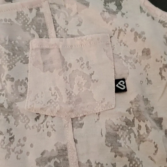 🎄5/$30🎄NWT Silver Icing Tank - Picture 2 of 5